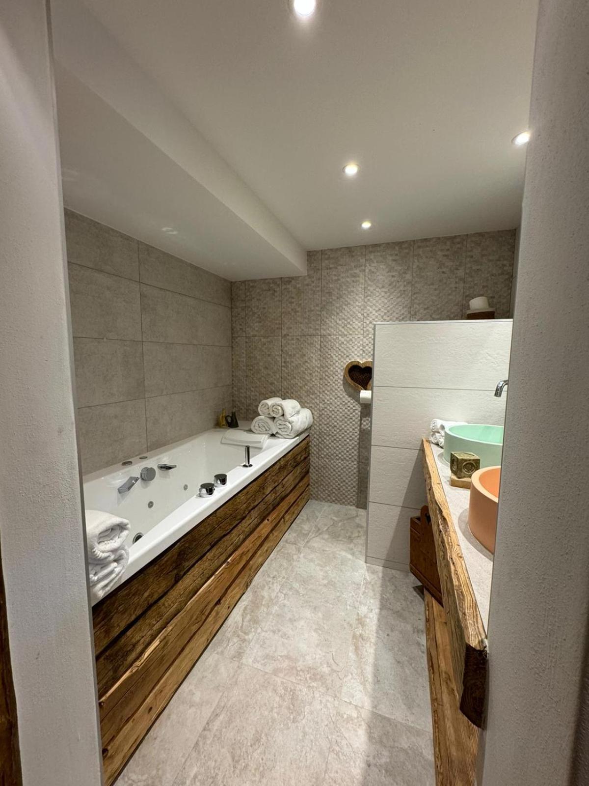 Marc Veyrat Hotel Megeve Bagian luar foto