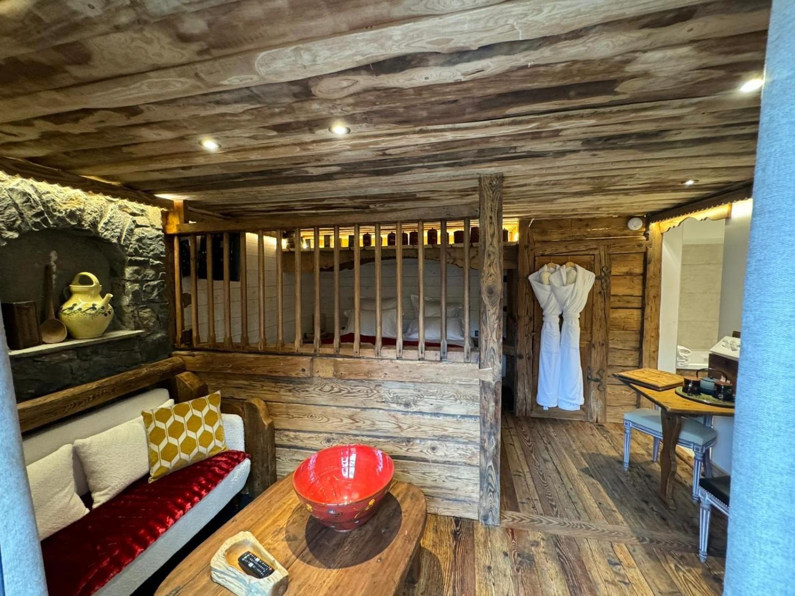 Marc Veyrat Hotel Megeve Bagian luar foto